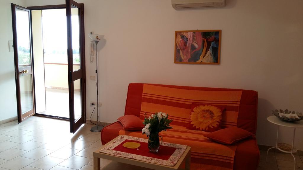 I Papaveri Apartments di Eusebi Franca San Vincenzo Ruang foto