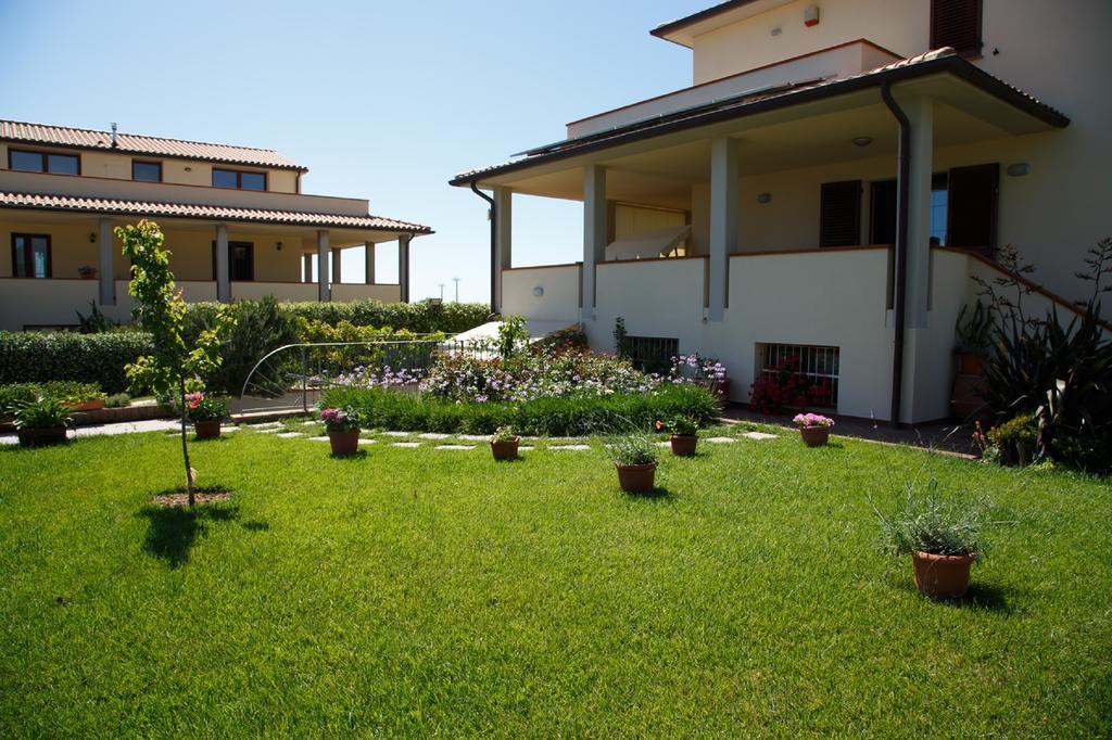 I Papaveri Apartments di Eusebi Franca San Vincenzo Bagian luar foto