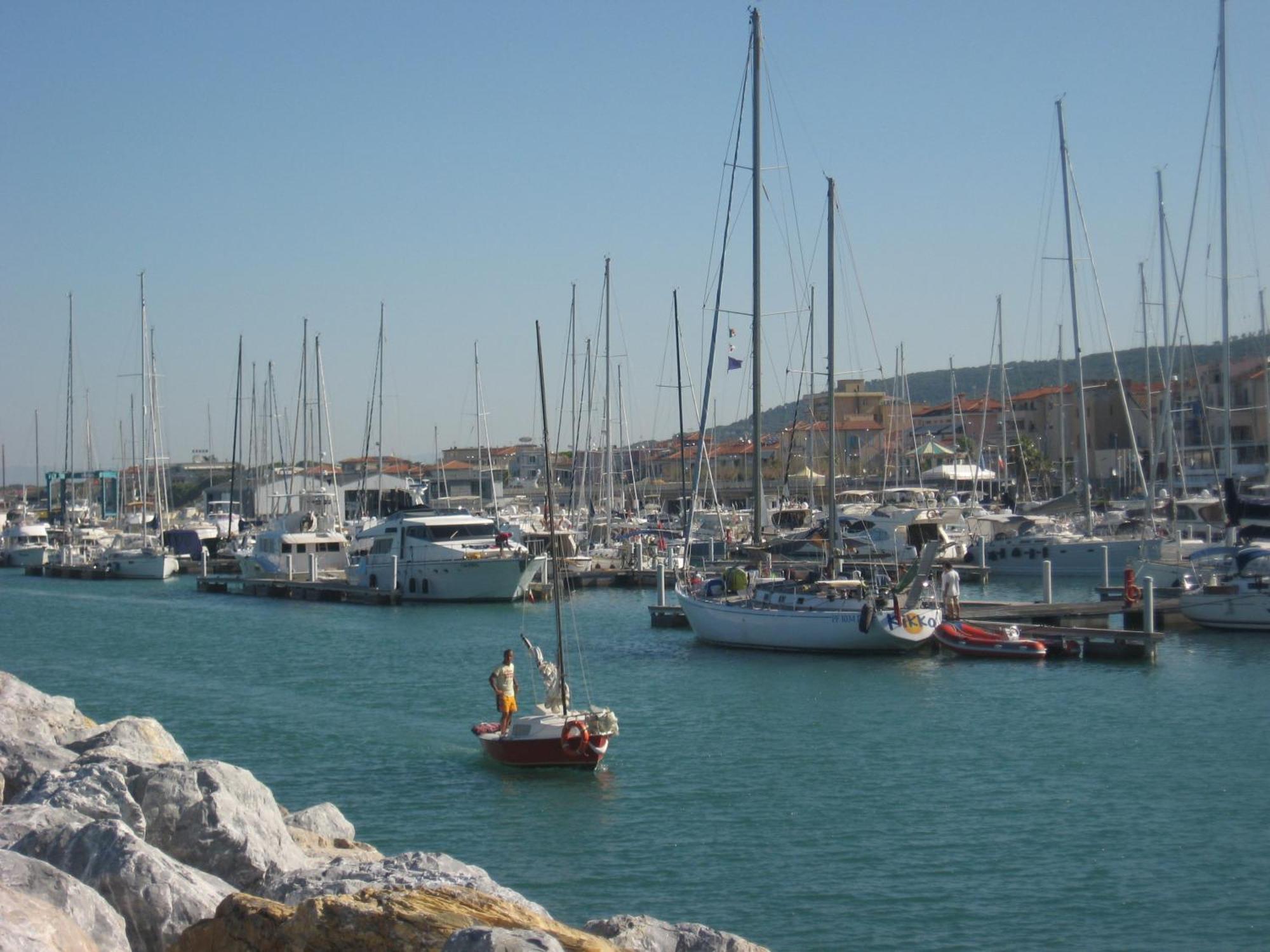 I Papaveri Apartments di Eusebi Franca San Vincenzo Bagian luar foto