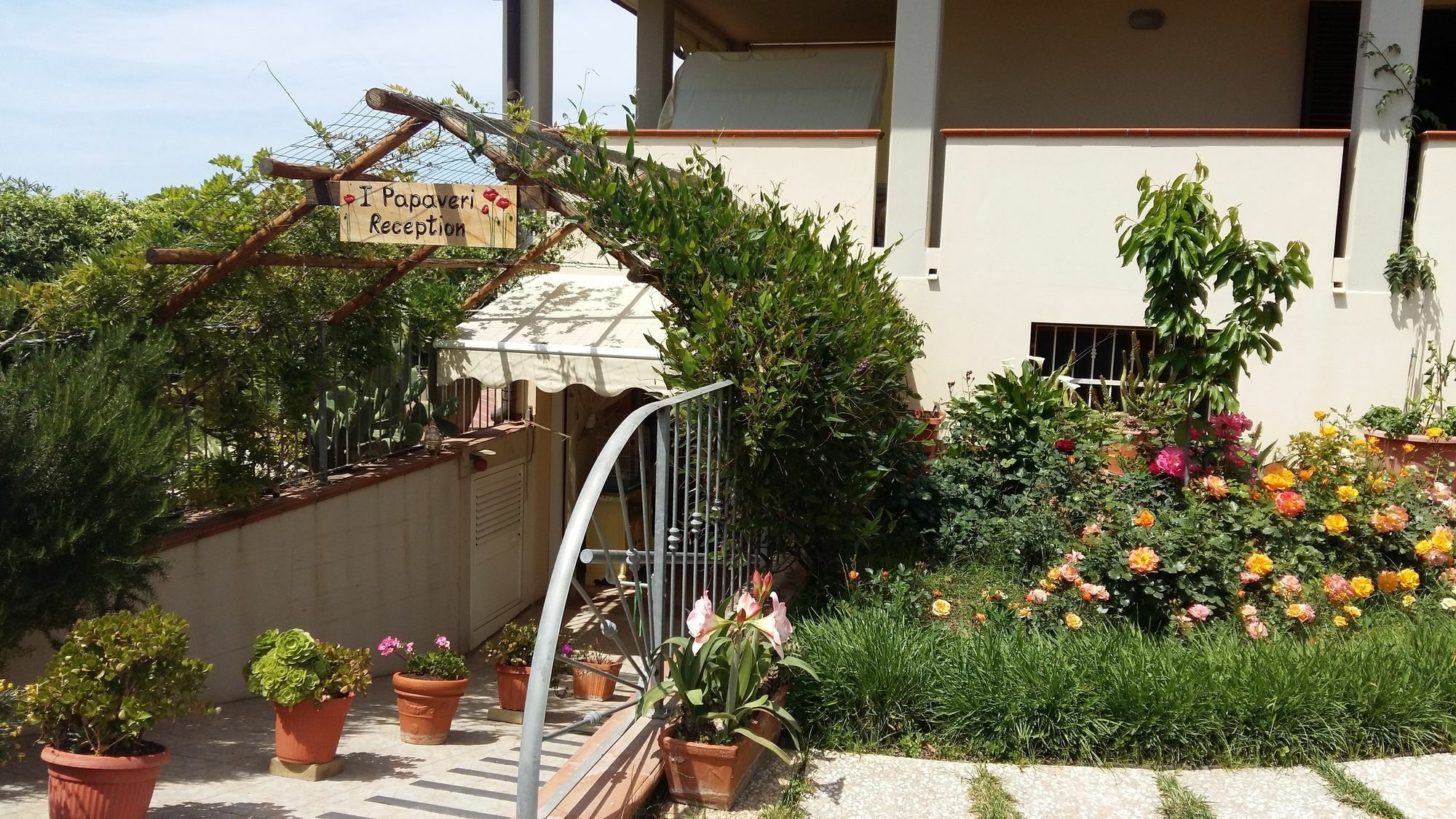I Papaveri Apartments di Eusebi Franca San Vincenzo Bagian luar foto